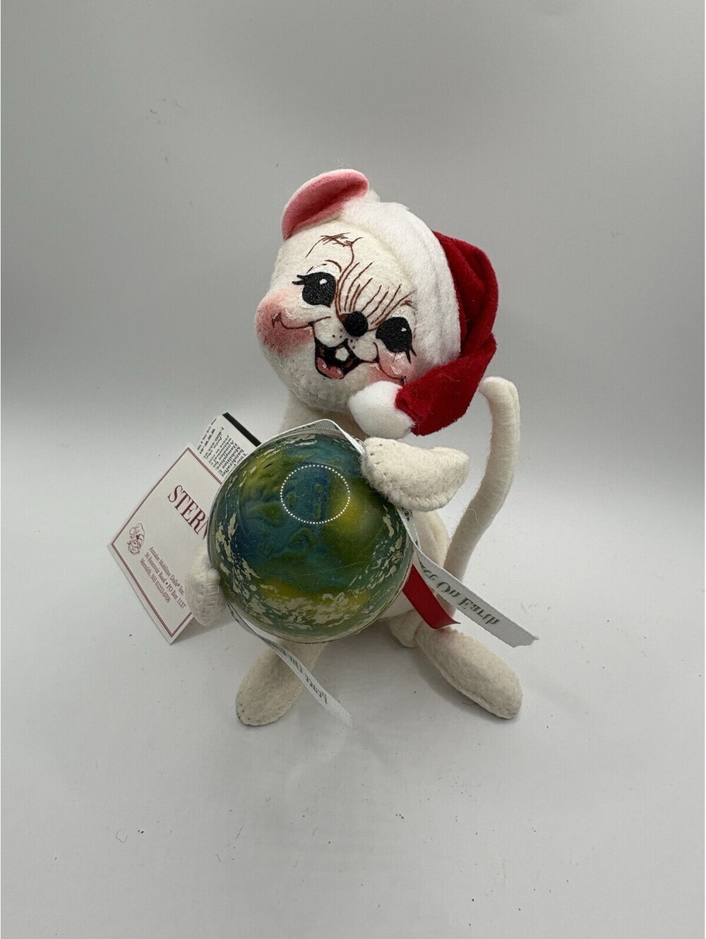 ANNALEE DOLLS 2000 “PATRICIA” PEACE ON EARTH MOUSE-7” (#986200) STERN’S W/TAGS